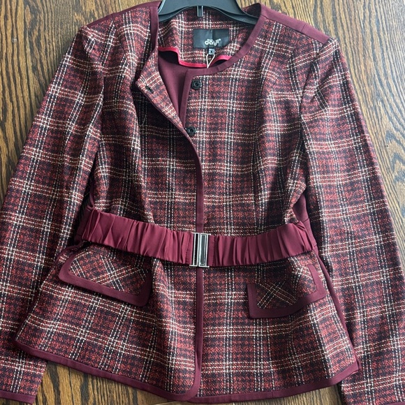 Elegant Burgundy Plaid Blazer for Women - Picture 5 of 7